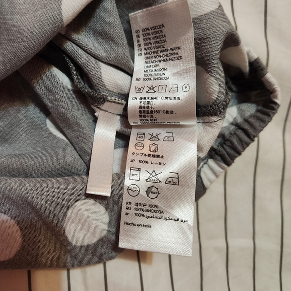 H&M Grey Top with Polka Dot - Picture 5 of 6